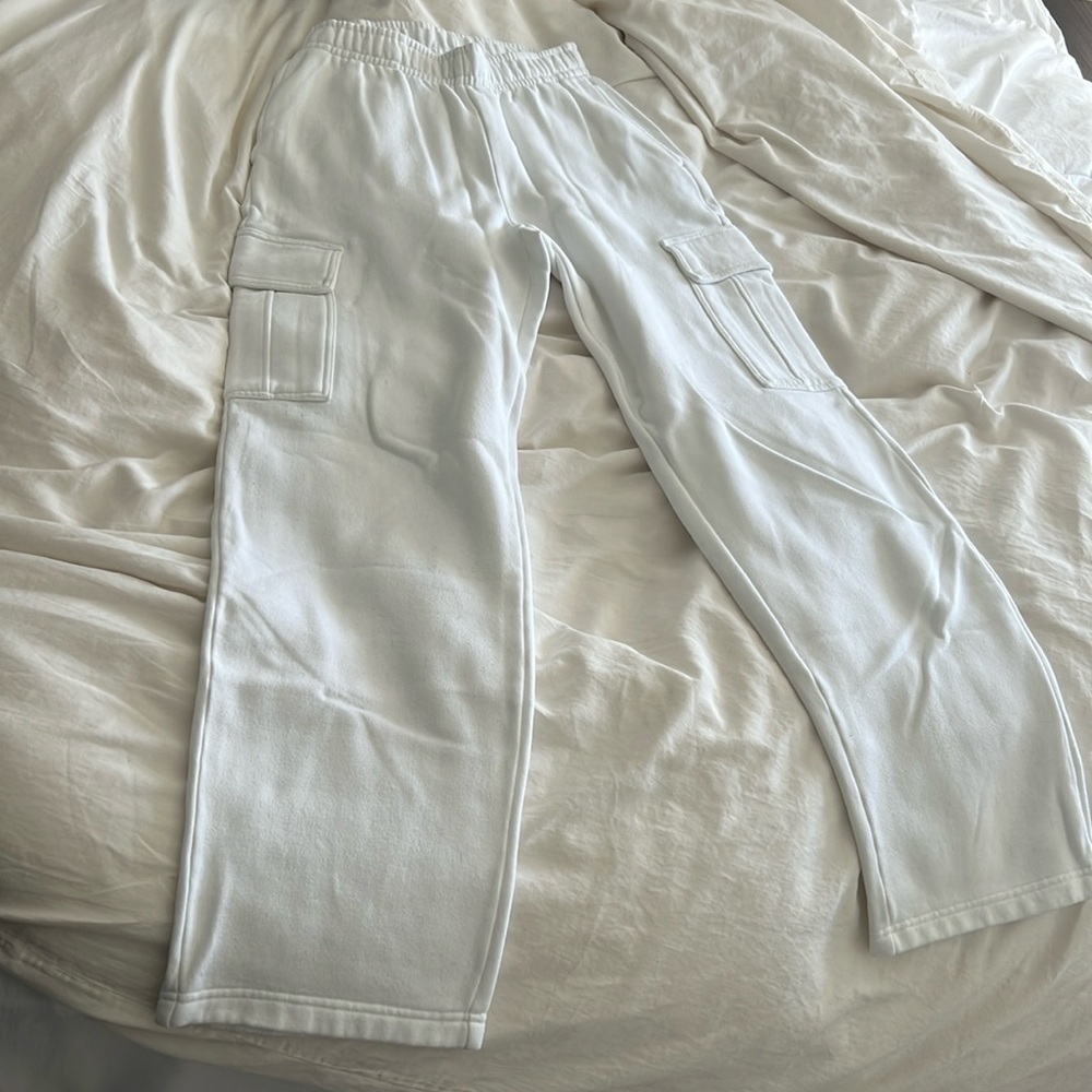 Aritzia White Cargo Fleece Sweatpants
